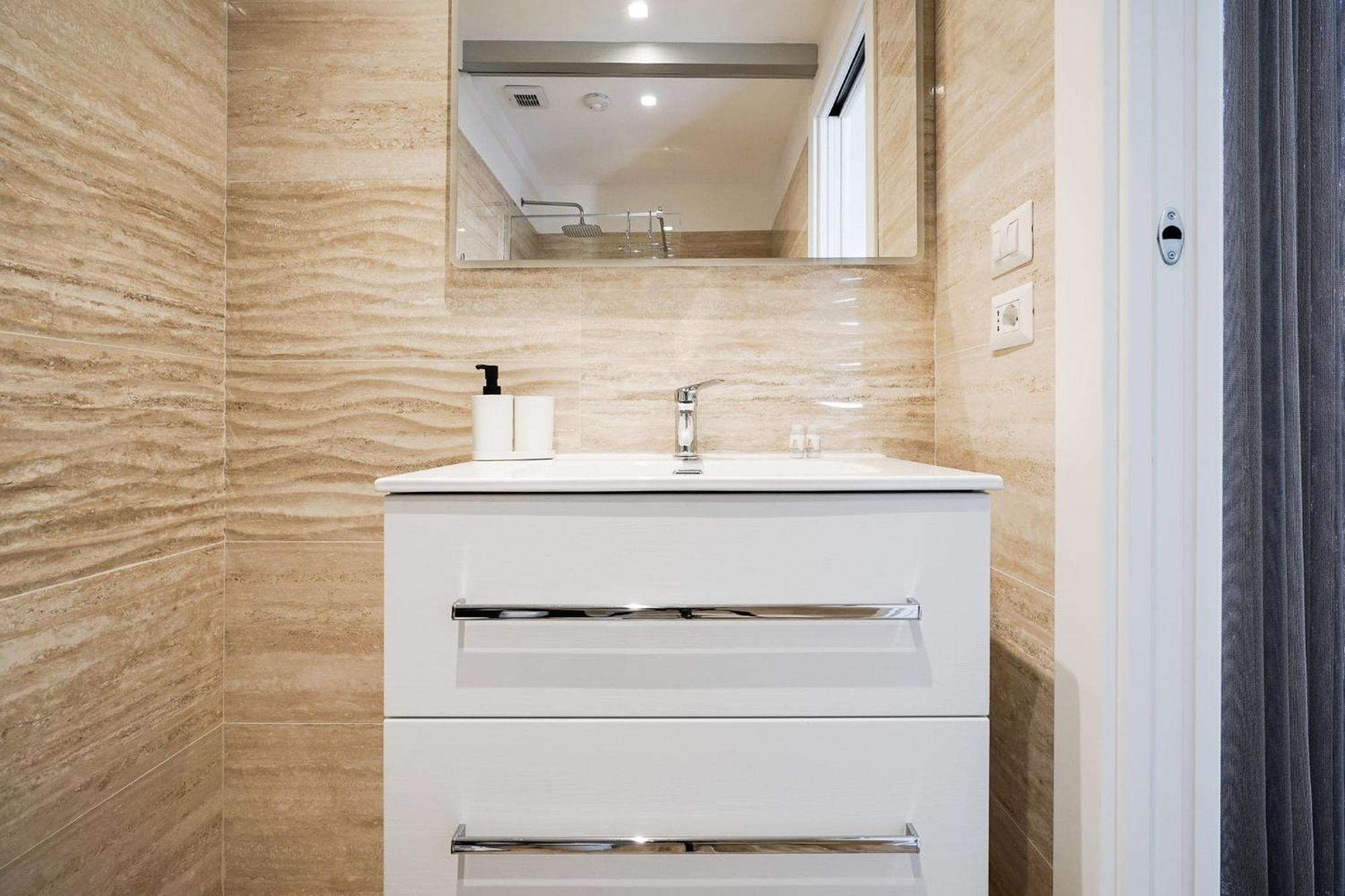 Siamo Bari Apartments By Wonderful Italy ภายนอก รูปภาพ
