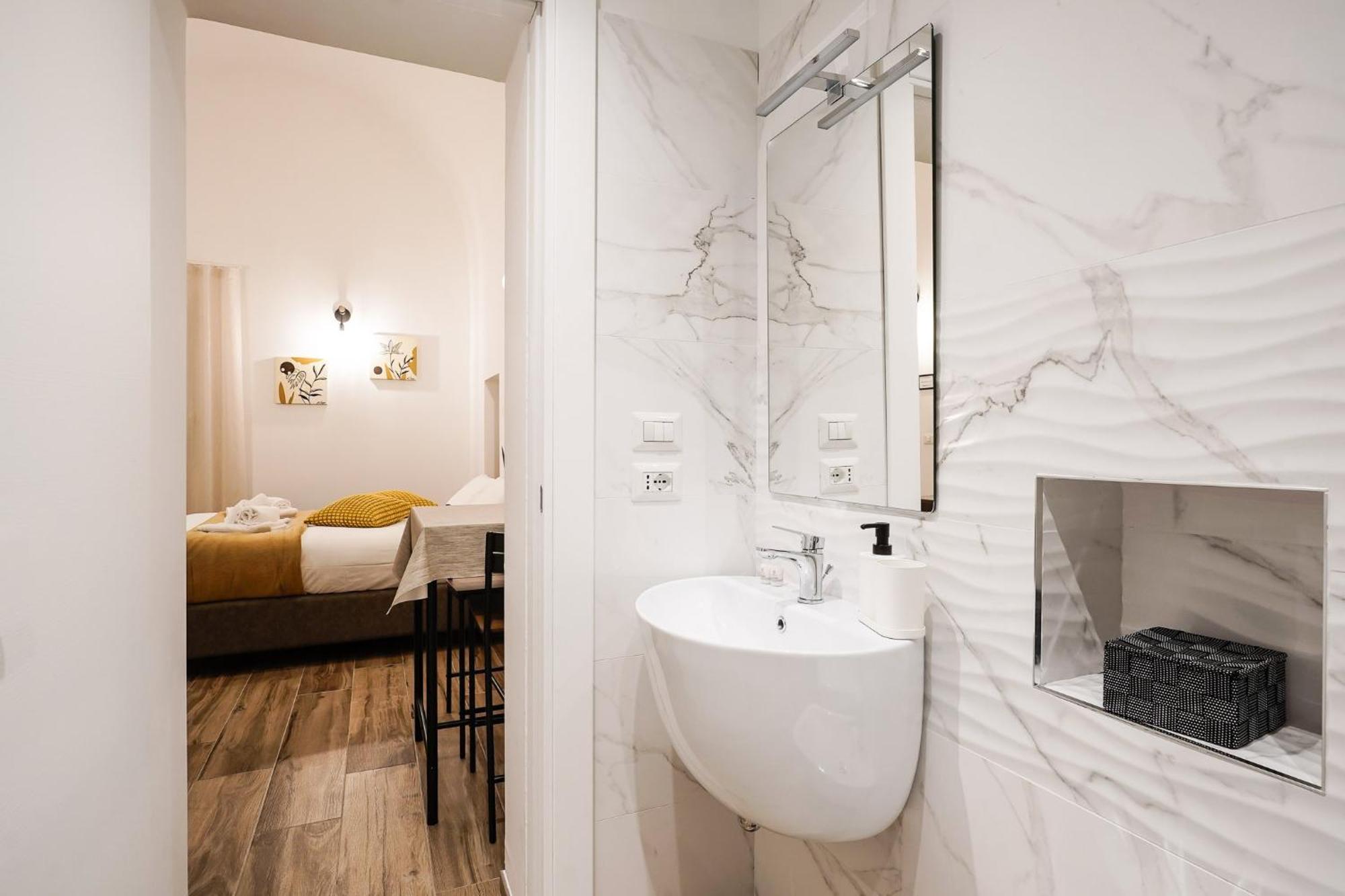 Siamo Bari Apartments By Wonderful Italy ภายนอก รูปภาพ