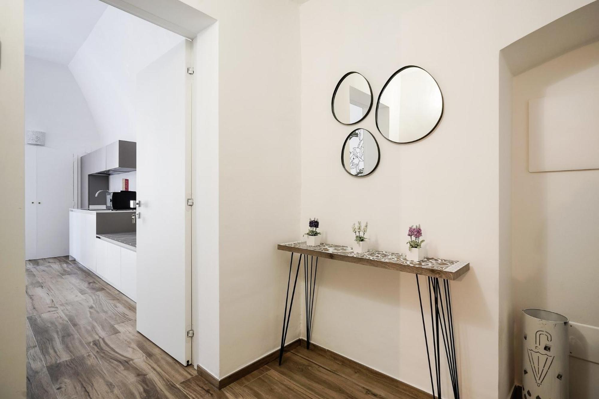 Siamo Bari Apartments By Wonderful Italy ภายนอก รูปภาพ